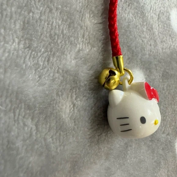 Hello Kitty Keychain - Picture 3 of 7